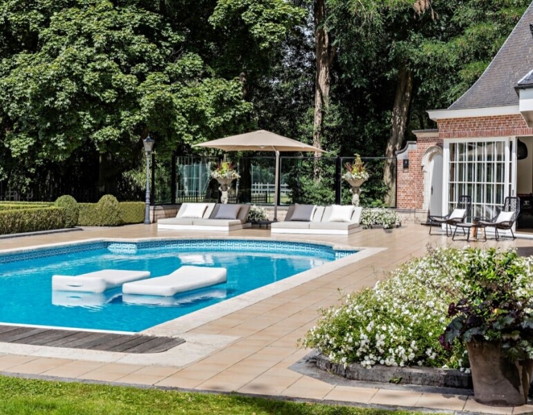zwembad-tuinset-poolhouse