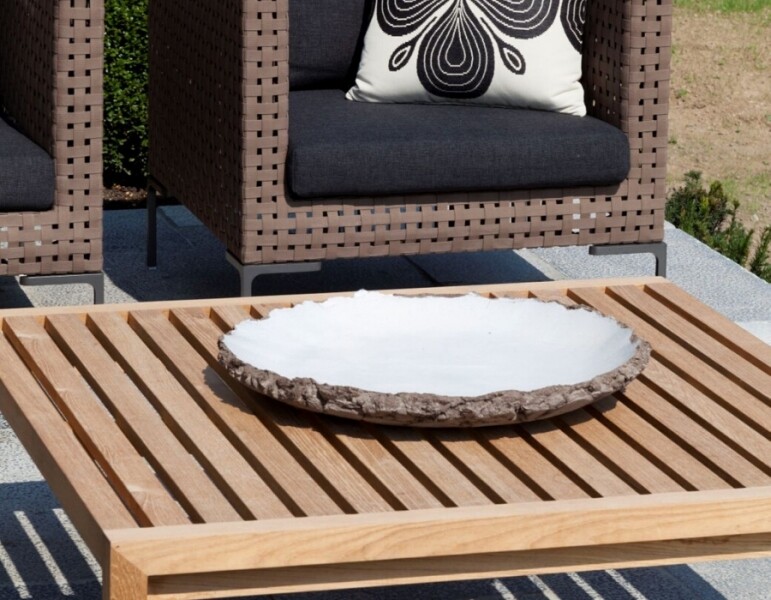 zelfgemaakte-schaal-tafel-tuinset