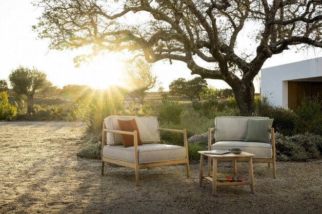jardinico noa loungestoel in groene omgeving laaghangende zon