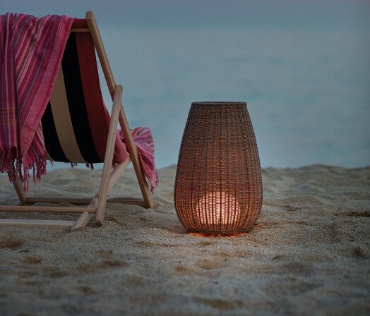 buitenverlichting in zand op strand