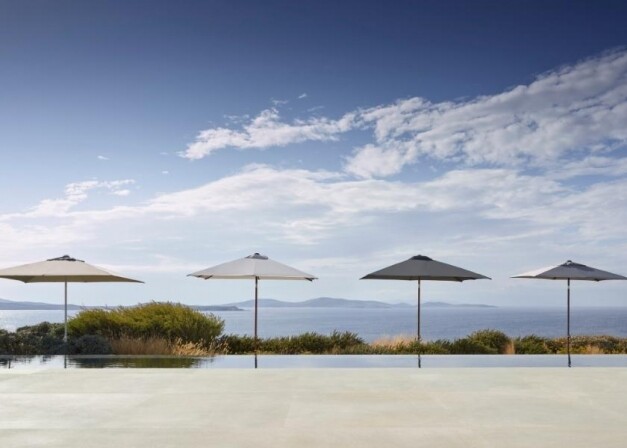jardinico malibu divers gekleurde parasols met zeezicht