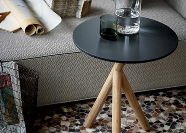 roda stork bijzettafel zwart closeup