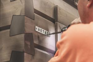 Gervi - - Hetki: een houten saunadroom die wereldwijd vervuld wordt