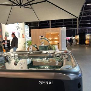 Gervi - - Gervi straalt op de Très Chic Beurs in Hasselt