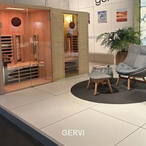 Gervi - - Gervi straalt op de Très Chic Beurs in Hasselt